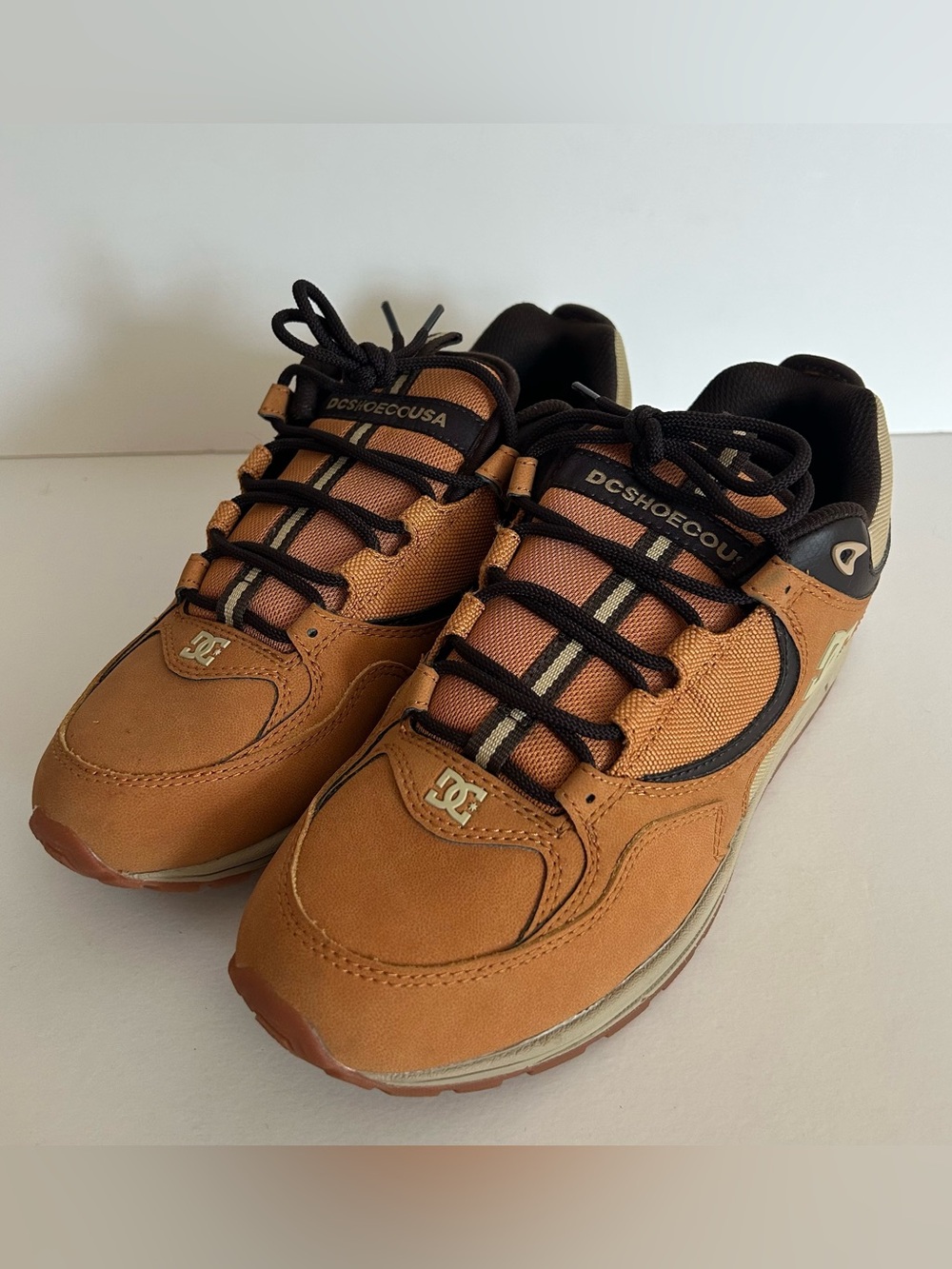 DC Men's Kalis Lite SE Tan and Black Skate Sneakers - Picture 3 of 9